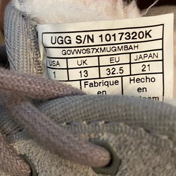 UGG Kids Gray Neumel Boot | 1 - Picture 8 of 10